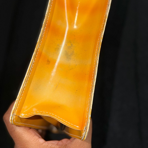 Louis Vuitton Yellow Monogram Vernis Satchel with Top Handle - Picture 4 of 13